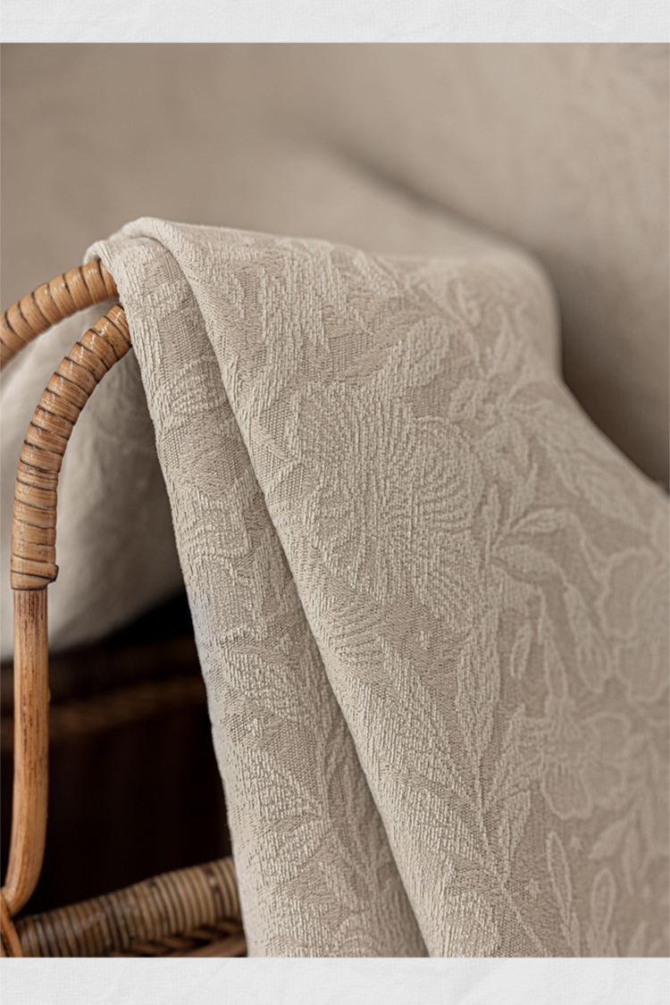 2025 New Rose Flower French Mid-Century Style Curtains High-End Chenille Blackout High-End Sense Shaoxing Keqiao Customization
